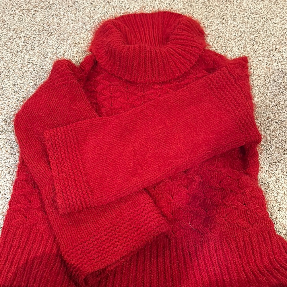 Anthropologie sweater 😍